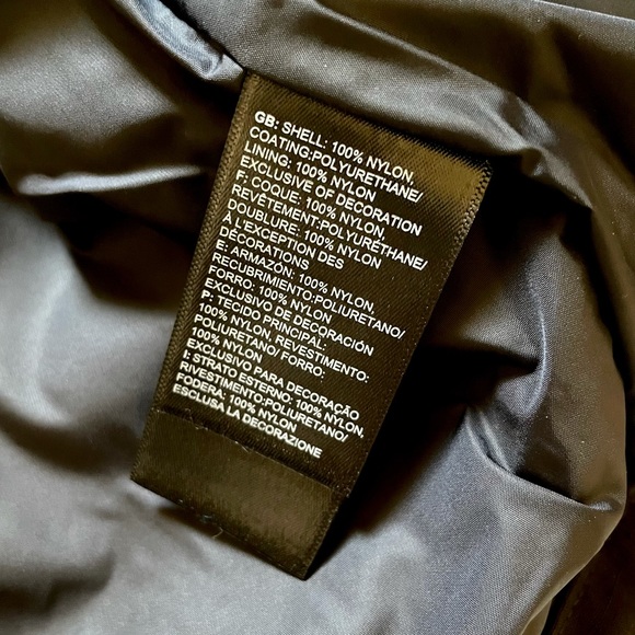 The North Face Men’s Kepplier Black Rain Jacket - Picture 7 of 9